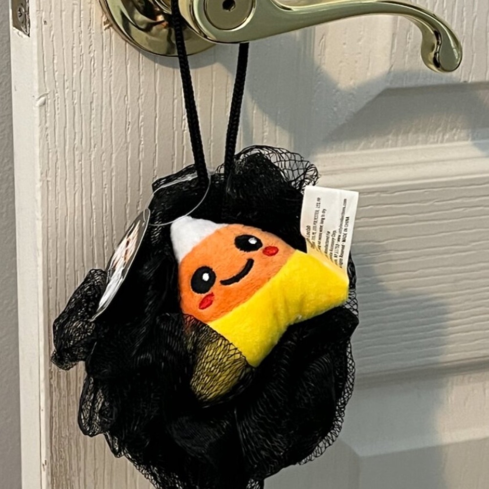 🟧🟨⬜ Scary Cute Candy Corn Halloween Loofah – Black Mesh – New with Tags